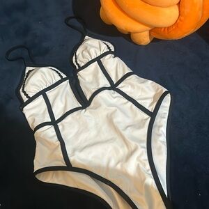 Hula Honey White Black Trimmed One Piece Swim Size XS